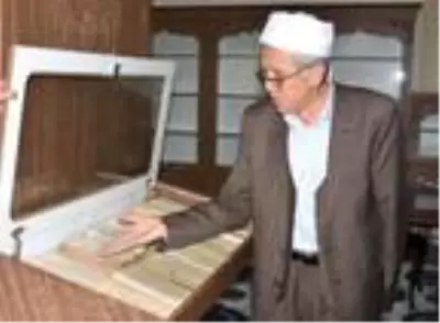 El yazması kitapları yüzyıllardır koruyorlar El yazması kitapları yüzyıllardır koruyorlar