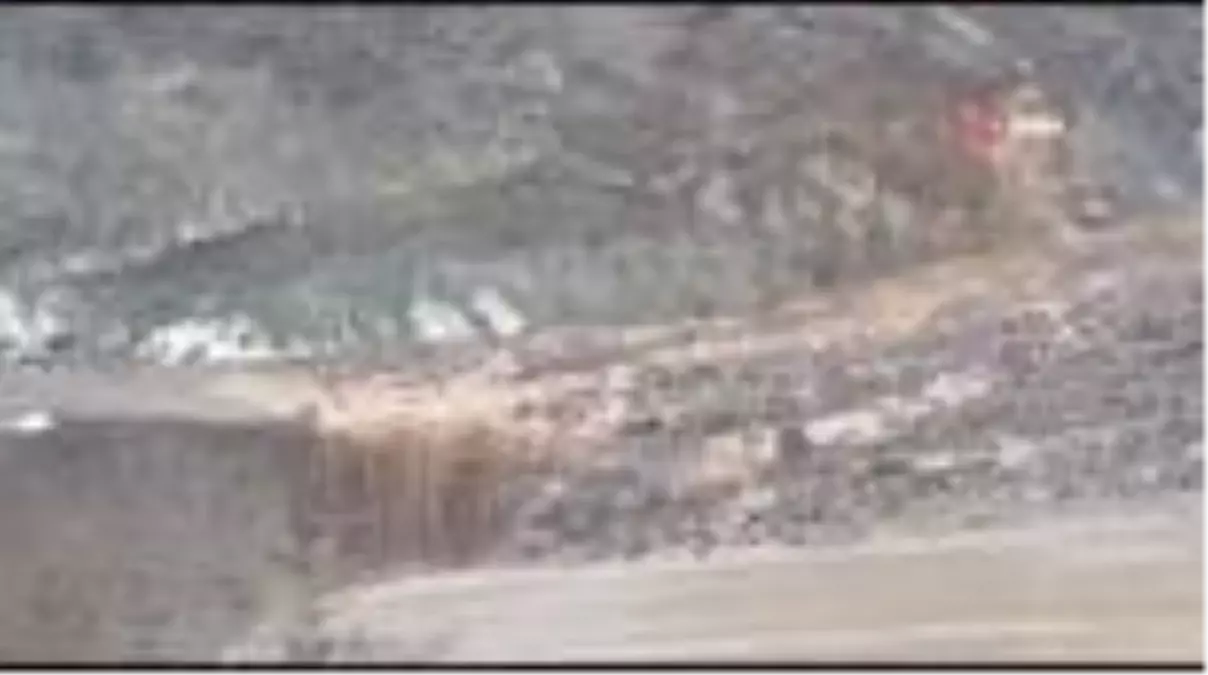 Erzincan'da sağanak yağış sel ve heyelana neden oldu
