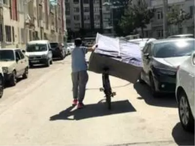 Eskişehir'de şaşırtan eşya taşıma yöntemi Eskişehir'de şaşırtan eşya taşıma yöntemi