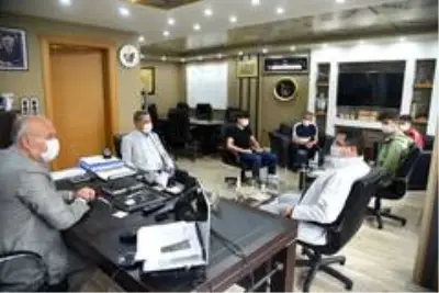 Gündoğan Ailesinden Dursunbey Belediyespor Altyapı'ya Destek Gündoğan Ailesinden Dursunbey Belediyespor Altyapı'ya Destek