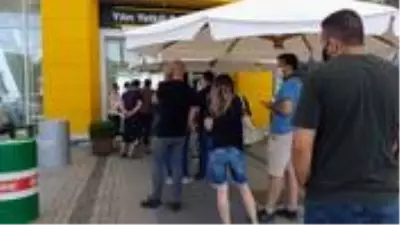 İkinci el araçların fiyatı artınca vatandaşlar sıfır otomobillere yöneldi İkinci el araçların fiyatı artınca vatandaşlar sıfır otomobillere yöneldi