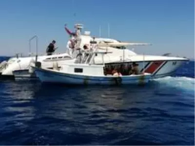 İzmir'de 58 sığınmacı kurtarıldı İzmir'de 58 sığınmacı kurtarıldı