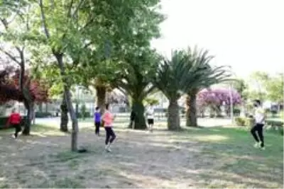Kadıköy'de yeni normale uygun sabah sporları başladı