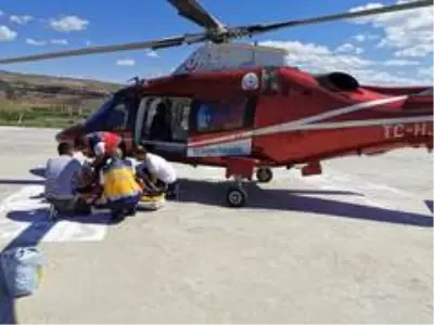Kalça kemiği kırılan vatandaşın imdadına hava ambulansı yetişti Kalça kemiği kırılan vatandaşın imdadına hava ambulansı yetişti