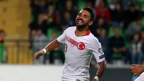 Milli futbolcu Umut Meraş'ın annesi, fotoğrafları nedeniyle kendisine şantaj yapan iki şüpheliden şikayetçi oldu Milli futbolcu Umut Meraş'ın annesi, fotoğrafları nedeniyle kendisine şantaj yapan iki şüpheliden şikayetçi oldu