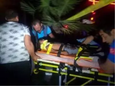 Otomobil ile belediye otobüsü çarpıştı: 2'si çocuk toplam 5 kişi yaralı 1 ölü