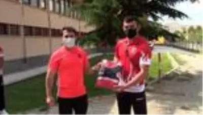 Serbest Güreş Milli Takımı Antrenörü Çakmar, genç sporcularla buluştu