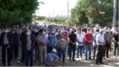 Silahlı kavgada hayatını kaybeden adam toprağa verildi Silahlı kavgada hayatını kaybeden adam toprağa verildi