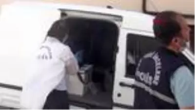 Sokakta kanlar içinde bulundu, 4'üncü kattaki balkondan düştüğü belirlendi Sokakta kanlar içinde bulundu, 4'üncü kattaki balkondan düştüğü belirlendi
