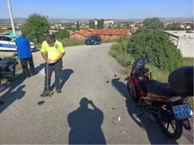 Son Dakika: Şuhut'ta motosikletler kafa kafaya çarpıştı: 2 yaralı
