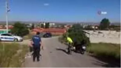 Şuhut’ta motosikletler kafa kafaya çarpıştı: 2 yaralı