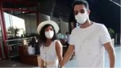 Ünlü şarkıcı Keremcem ve sevgilisi Gazal, AVM'de objektiflere yansıdı Ünlü şarkıcı Keremcem ve sevgilisi Gazal, AVM'de objektiflere yansıdı
