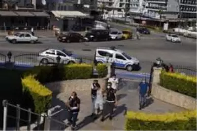 Uyuşturucu ticaretinden suçüstü yakalanan öğretmen tutuklandı Uyuşturucu ticaretinden suçüstü yakalanan öğretmen tutuklandı