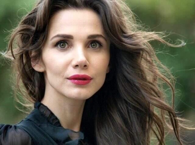 Yasemin Hadivent kimdir? Yasemin Hadivent nereli, kaç yaşında? Yasemin Hadivent dizileri Yasemin Hadivent kimdir? Yasemin Hadivent nereli, kaç yaşında? Yasemin Hadivent dizileri