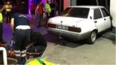 Alkollü ve ehliyetsiz araç kullanan sürücü benzin istasyonuna daldı Alkollü ve ehliyetsiz araç kullanan sürücü benzin istasyonuna daldı