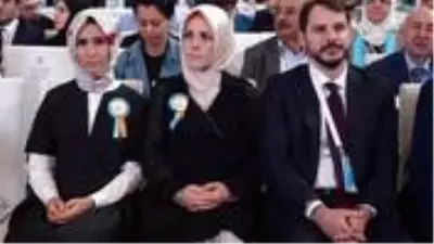 Bakan Berat Albayrak ve ailesi hakkında çirkin paylaşımlarda bulunan 1 kişi tutuklandı Bakan Berat Albayrak ve ailesi hakkında çirkin paylaşımlarda bulunan 1 kişi tutuklandı