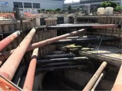 Bakan Karaismailoğlu havalimanı metro inşaatını denetledi Bakan Karaismailoğlu havalimanı metro inşaatını denetledi