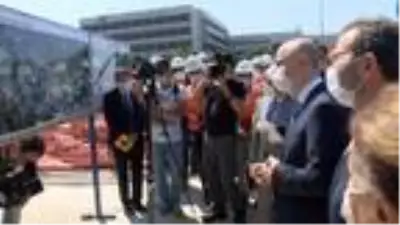 Bakan Karaismailoğlu Sabiha Gökçen-Kaynarca metro hattında incelemelerde bulundu