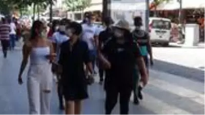 Diyarbakır'da esnaf, maske takmayanlara tepki gösterdi: Cinayet işlemiş gibi görüyorum Diyarbakır'da esnaf, maske takmayanlara tepki gösterdi: Cinayet işlemiş gibi görüyorum
