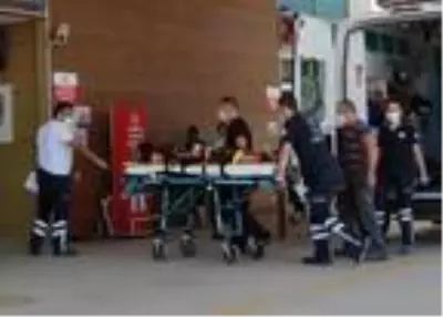 İniş yaparken paraşütü ağaca takılan sporcu, yaralandı