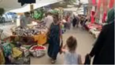 Kadıköy'de semt pazarlarında maske takma zorunluluğuna uyulmuyor