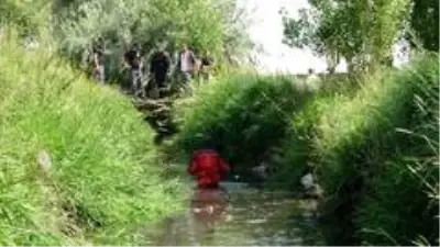 Kayıp Melek'i arama çalışmaları devam ediyor Kayıp Melek'i arama çalışmaları devam ediyor