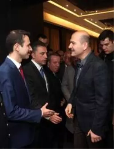 Kaymakam Açıkgöz ve eşi, İdlib'de 4 briket ev yaptıracak Kaymakam Açıkgöz ve eşi, İdlib'de 4 briket ev yaptıracak