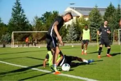 Kayserispor, Beşiktaş karşısında 3 puan hedefliyor Kayserispor, Beşiktaş karşısında 3 puan hedefliyor
