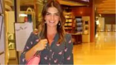 'Kilolusun' diyerek eleştirilen Pelin Karahan, bikinili poz vererek karın kaslarını sergiledi 'Kilolusun' diyerek eleştirilen Pelin Karahan, bikinili poz vererek karın kaslarını sergiledi