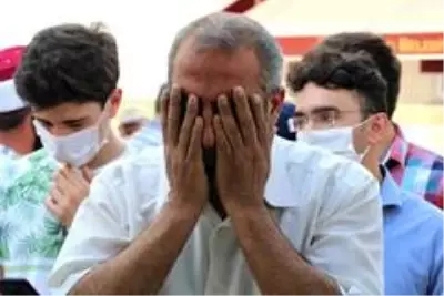 Son dakika haber! Küçük Yusuf son yolculuğuna uğurlandı Son dakika haber! Küçük Yusuf son yolculuğuna uğurlandı