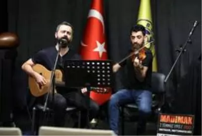 Madımak olaylarında hayatını kaybedenler türkülerle anıldı Madımak olaylarında hayatını kaybedenler türkülerle anıldı