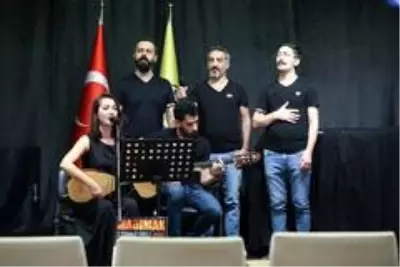 Madımak olaylarında hayatını kaybedenler türkülerle anıldı Madımak olaylarında hayatını kaybedenler türkülerle anıldı