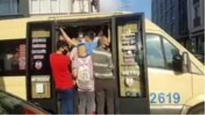 Koronavirüse rağmen minibüsler balık istifi doluyor