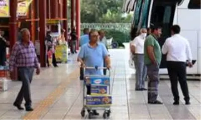 Otogarda kayısı yoğunluğu Otogarda kayısı yoğunluğu