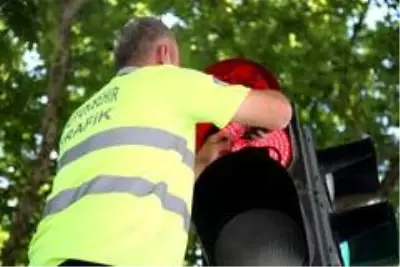 Sakarya'da trafik lambalarında 'Maske Tak' farkındalığı