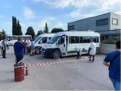 Servis sürücüsü aracında başından ve göğsünden vurularak öldürüldü