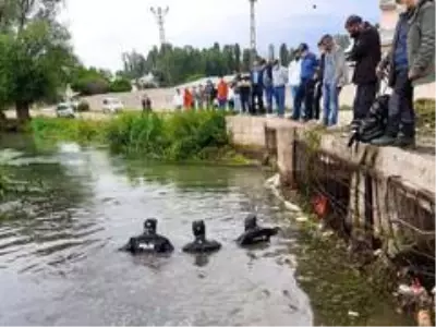 Su altı arama kurtarma polisleri Melek'i her yerde arıyor
