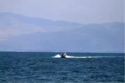 Van Gölü'nde batan tekneyi arama çalışmaları bugün de sonuç vermedi