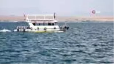 Van Gölü’nde batan tekneyi arama çalışmaları bugün de sonuç vermedi