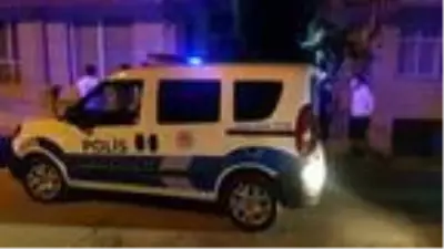 6 arkadaşıyla yaşadığı evde tabancayla sırtından vurularak öldürüldü 6 arkadaşıyla yaşadığı evde tabancayla sırtından vurularak öldürüldü