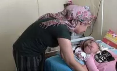 Bademcik ameliyatından sonra bitkisel hayata giren minik kızın yaşam mücadelesi Bademcik ameliyatından sonra bitkisel hayata giren minik kızın yaşam mücadelesi