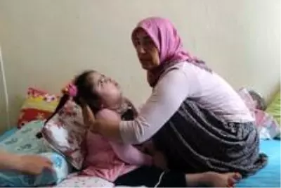 Bademcik ameliyatından sonra bitkisel hayata giren minik kızın yaşam mücadelesi Bademcik ameliyatından sonra bitkisel hayata giren minik kızın yaşam mücadelesi