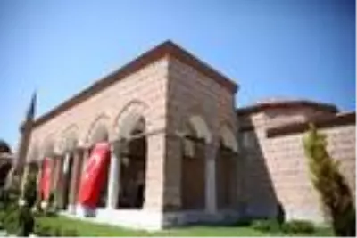 Son dakika haber... Bakan Ersoy: Kentlerimizin markalaşmasını, özgün kimliğini koruyarak gerçekleştirmek istiyoruz (2)