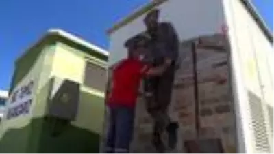 Belediye çalışanından kayrak taşıyla 'Çöpçüler Kralı' Belediye çalışanından kayrak taşıyla 'Çöpçüler Kralı'