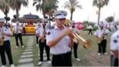Bölge seyahat acenteleri iç turizmi hareketlendirmek için düzenlenen Kuşadası'ndaki gala yemeğinde... Bölge seyahat acenteleri iç turizmi hareketlendirmek için düzenlenen Kuşadası'ndaki gala yemeğinde...