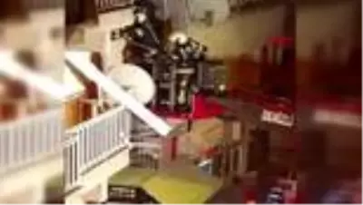 DENİZLİ Balkona giren yılan paniğe yol açtı DENİZLİ Balkona giren yılan paniğe yol açtı