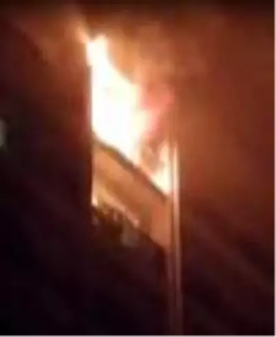 Esenyurt'ta bir aparmanın dokuzuncu atında çıkan yangın paniğe neden oldu