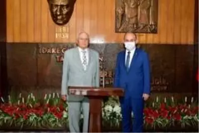 Eski Bakan Gönül'den Vali Karadeniz'e ziyaret Eski Bakan Gönül'den Vali Karadeniz'e ziyaret
