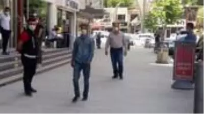 Hakkari'de maskesiz sokağa çıkmak yasaklandı Hakkari'de maskesiz sokağa çıkmak yasaklandı