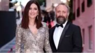 Halit Ergenç ve Bergüzar Korel'in gözlerden uzak büyüttüğü bebekleri ilk kez görüntülendi Halit Ergenç ve Bergüzar Korel'in gözlerden uzak büyüttüğü bebekleri ilk kez görüntülendi
